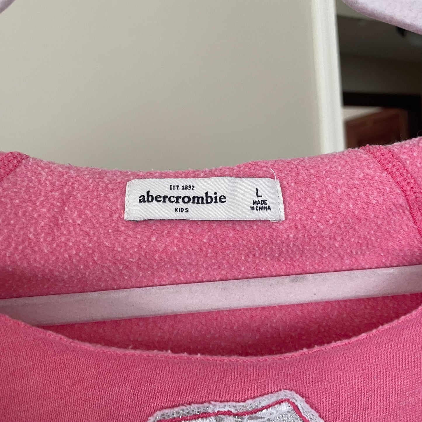 abercrombie pink off shoulder sweatshirt S