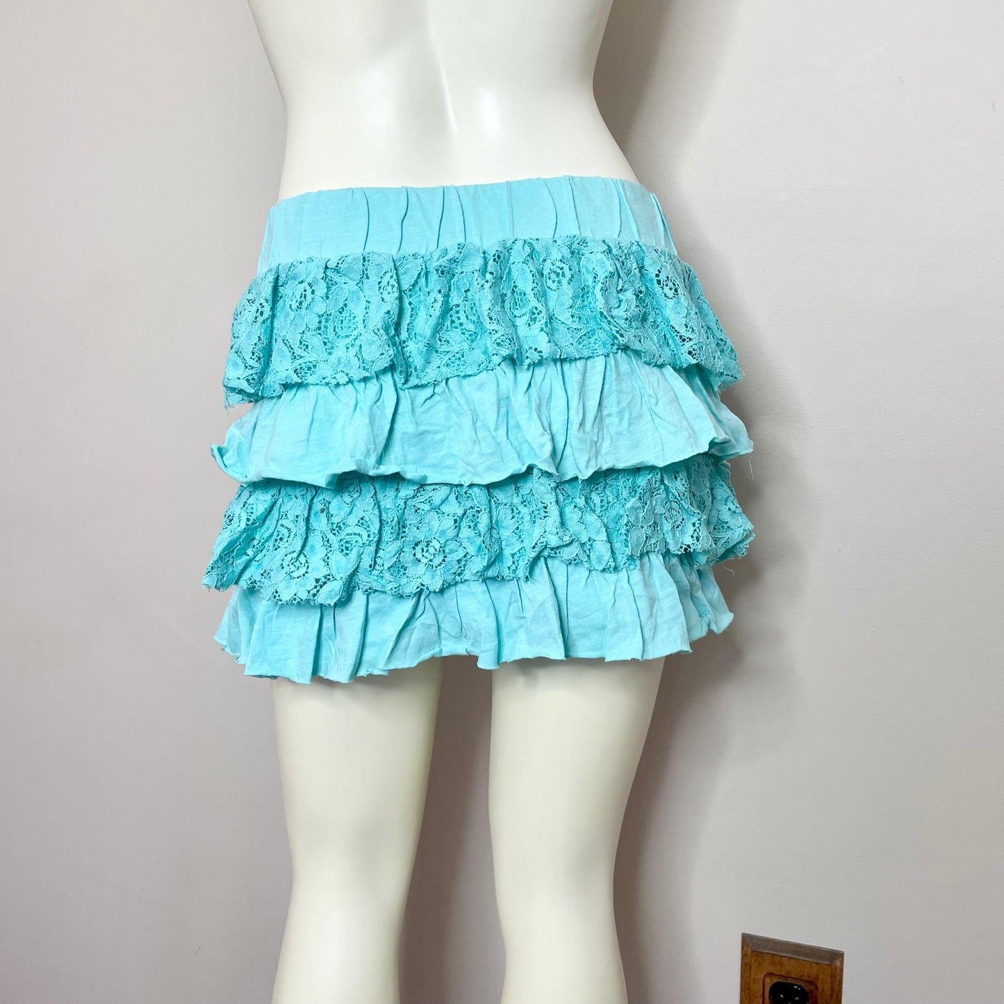 bershka mint green ruffle mini skirt M
