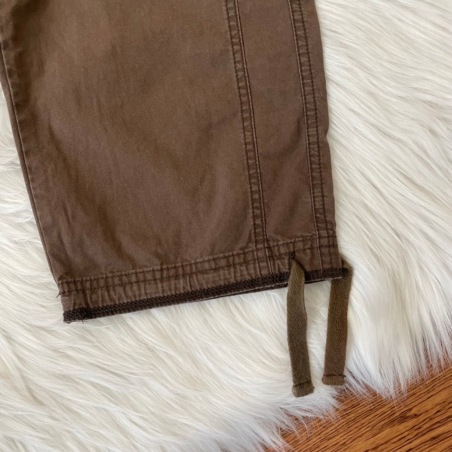 #newitem so brown cargo shorts 23”