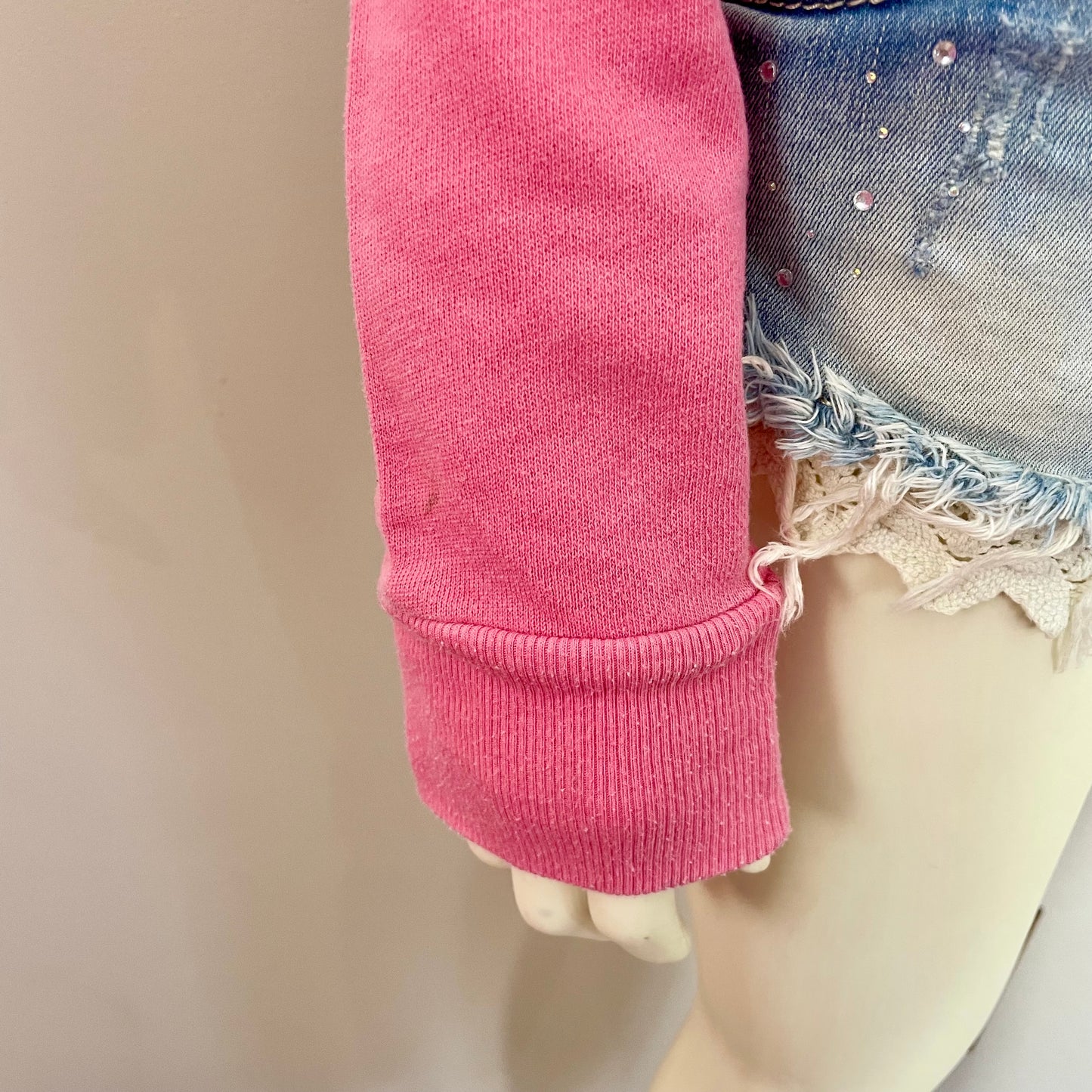 abercrombie pink off shoulder sweatshirt S