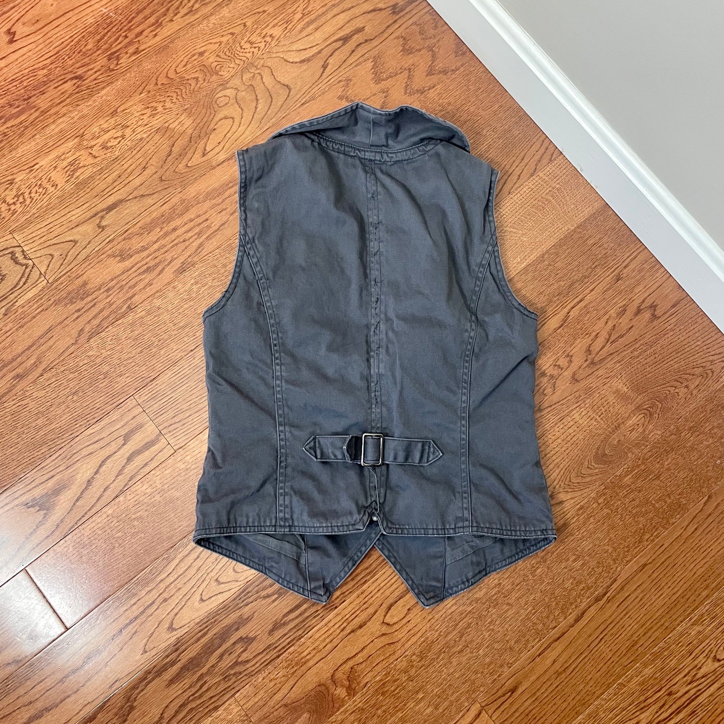 fishbone gray vest M