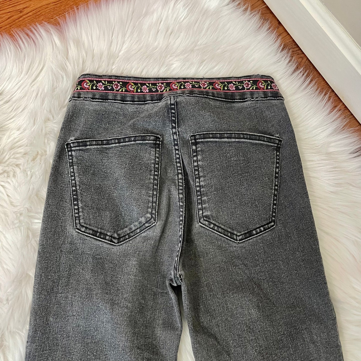 zara gray embroidered flare jeans 6