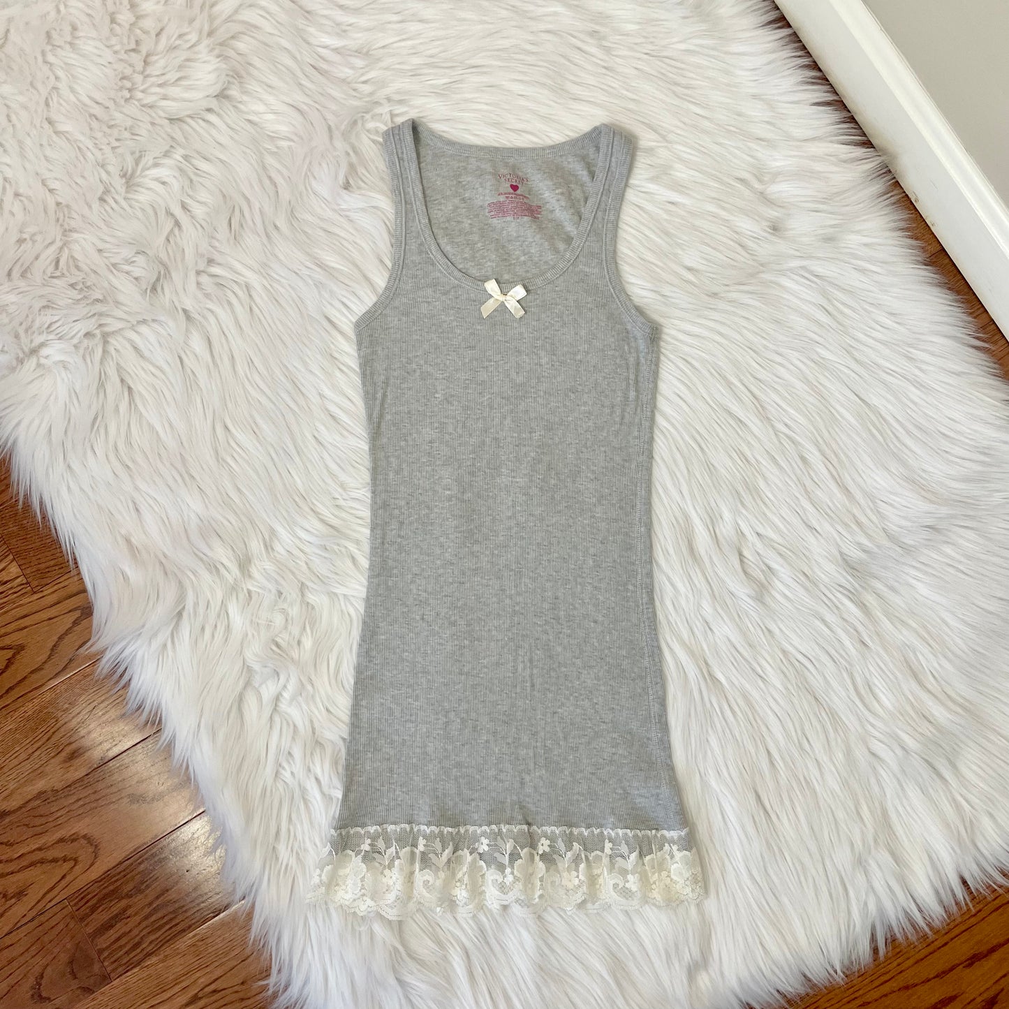 victoria’s secret lace trim tank top S