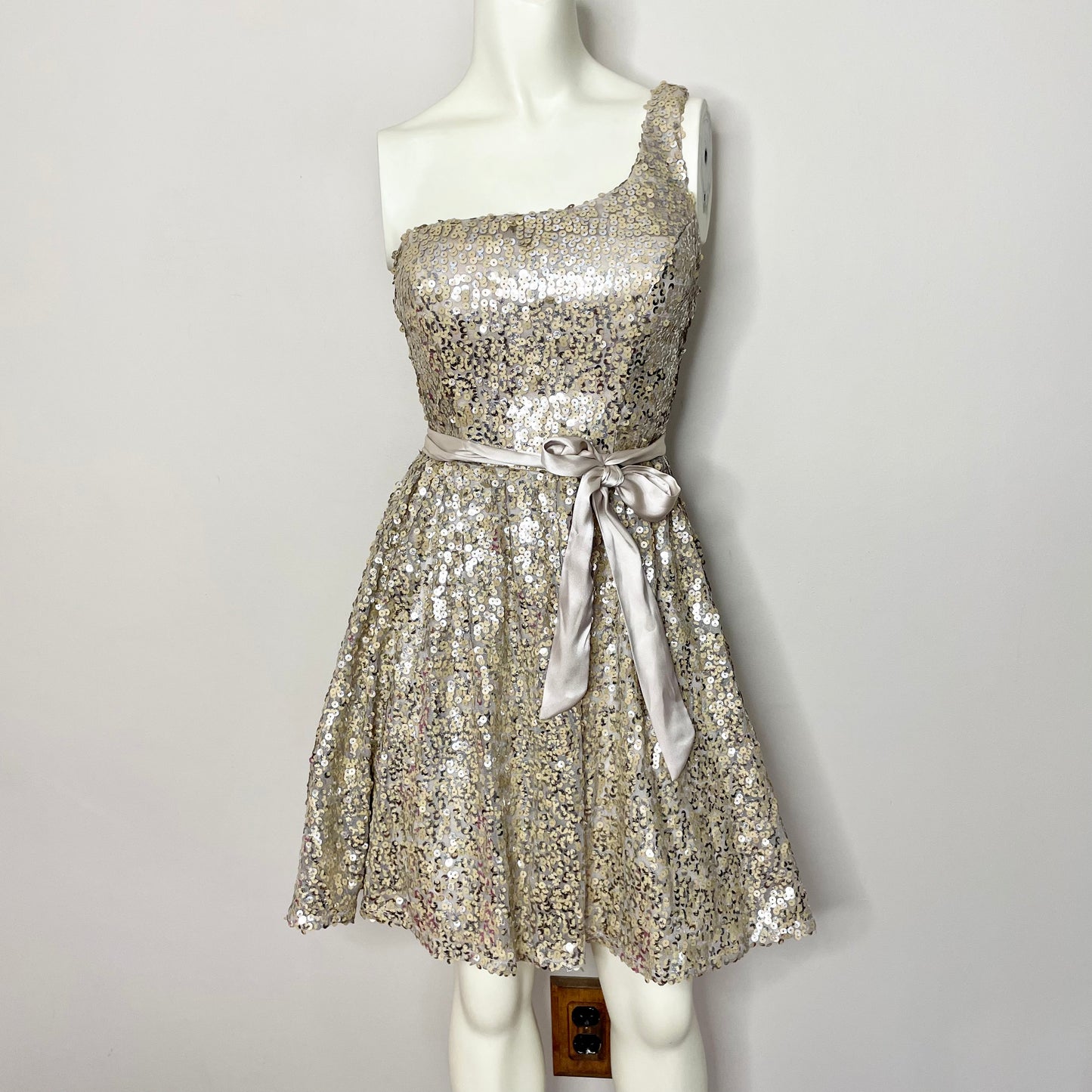 way in gold sequin one shoulder dress 3