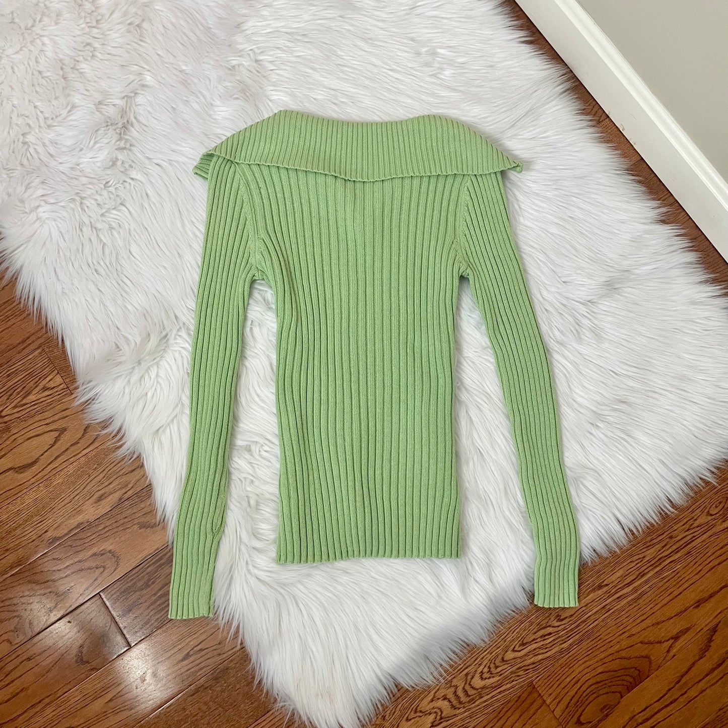 liz claiborne mint green fold over neckline sweater M
