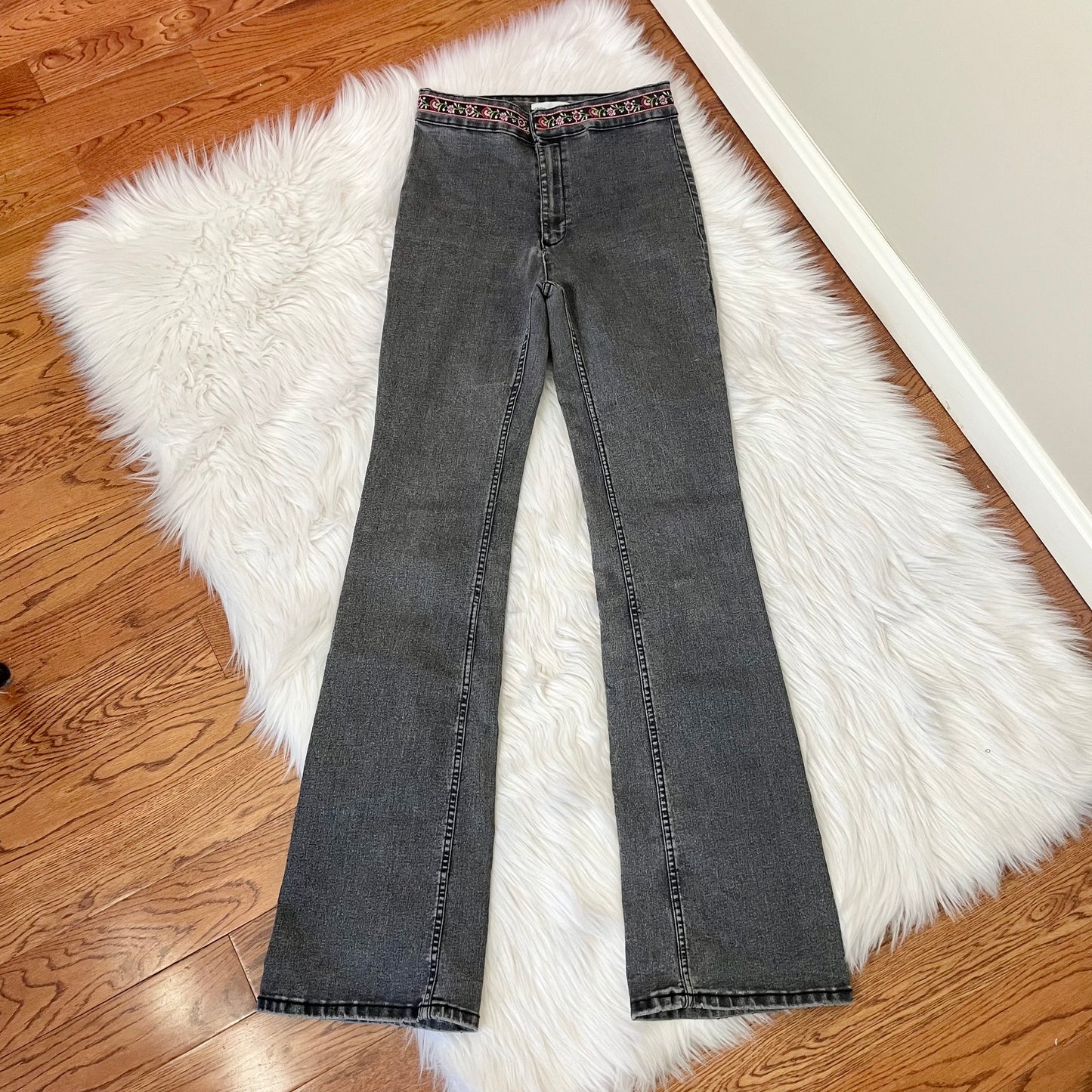 zara gray embroidered flare jeans 6