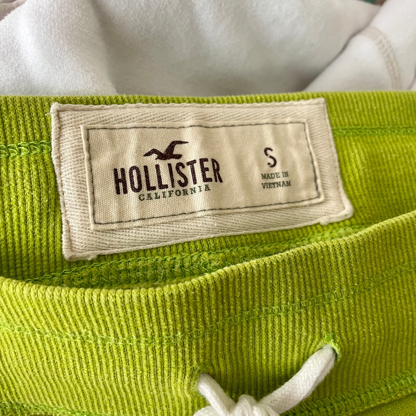 hollister green logo sweatpants S