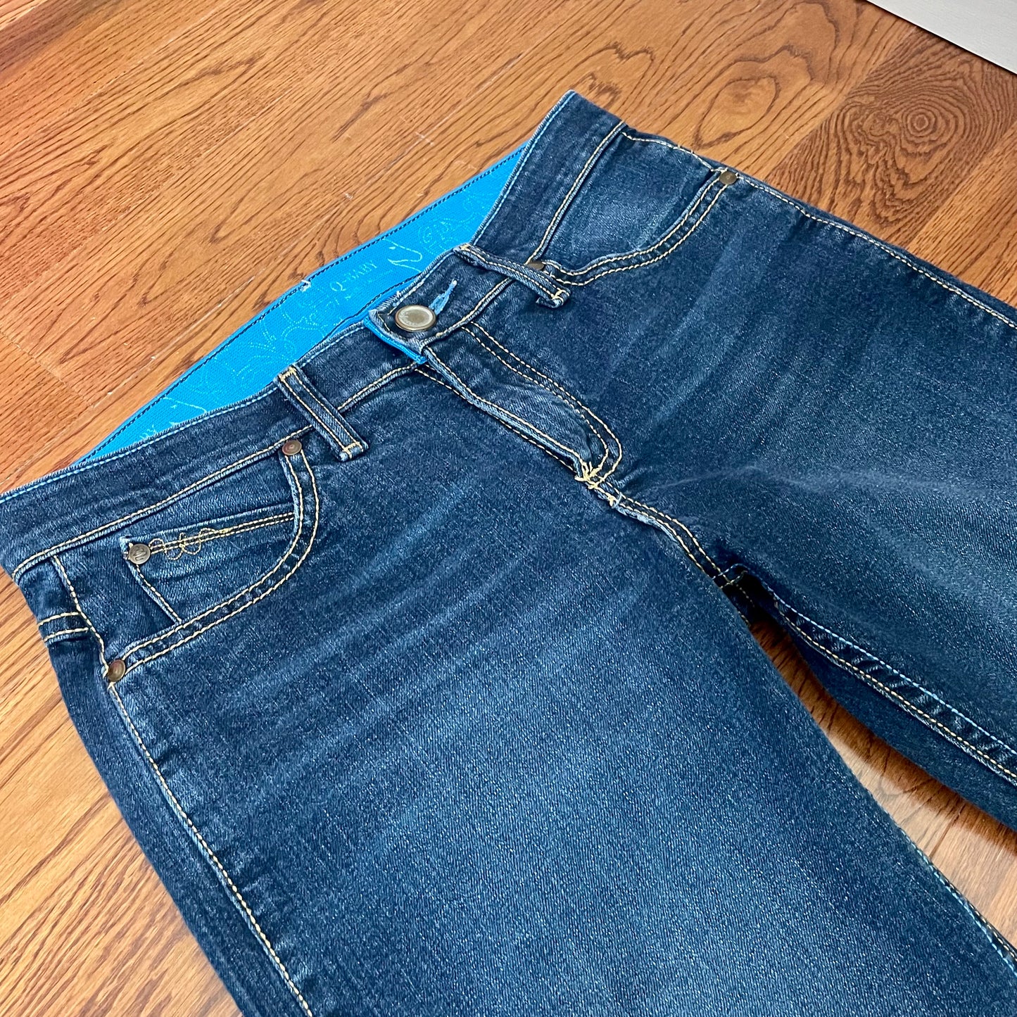 #NEWITEM wrangler boot cut jeans 5/6