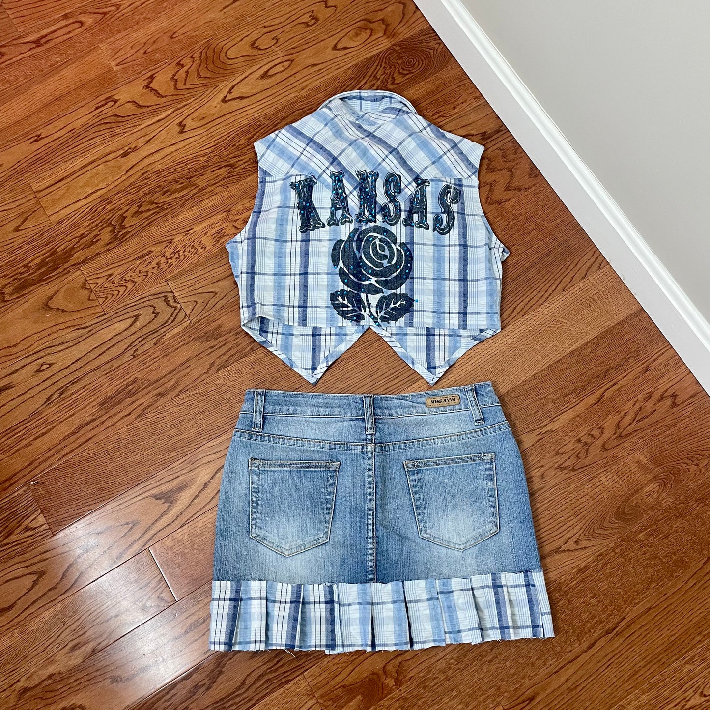 #NEWITEM y2k blue cowgirl plaid vest and mini skirt set S