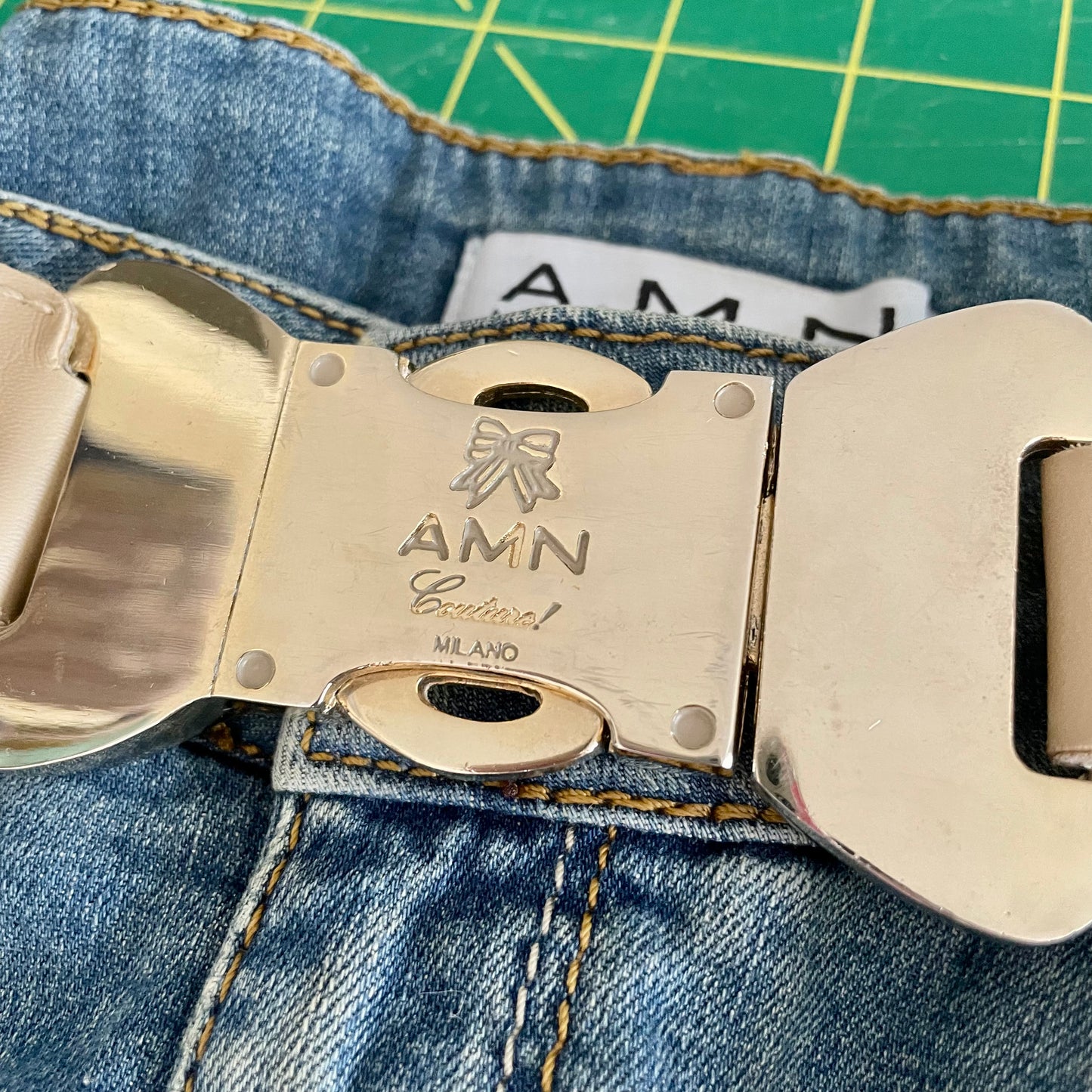 amn milano mini jean skirt with belt